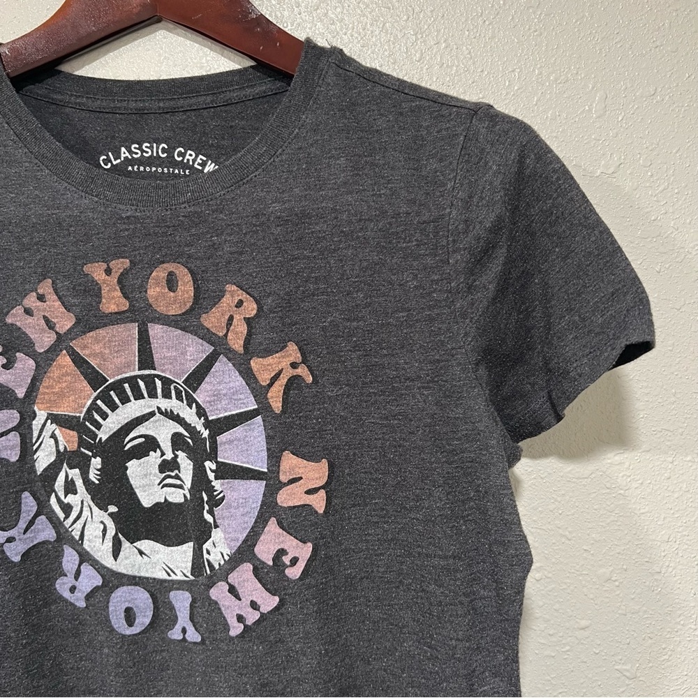 Aeropostale New York Graphic Black Shirt Women’s Size Large Classic Crew Top EUC - Picture 3 of 6